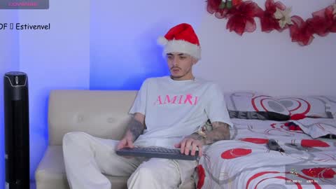 Snapshot of estivenvel chatting on 12-24-24, 07:00 estivenvel online show from 12-24-24, 07:00