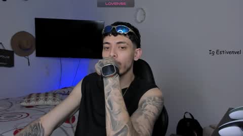 Snapshot of estivenvel chatting on 10-22-25, 07:24 estivenvel online show from 10-22-25, 07:24