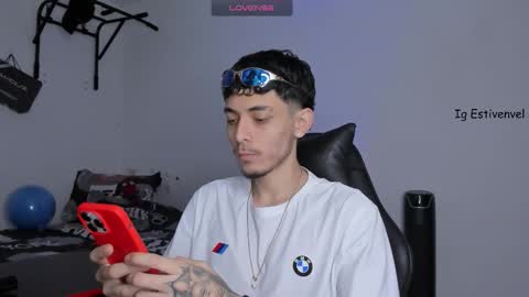 Snapshot of estivenvel chatting on 10-23-25, 03:00 estivenvel online show from 10-23-25, 03:00