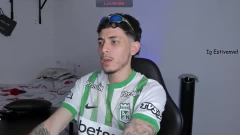 Snapshot of estivenvel chatting on 10-26-25, 06:58 estivenvel online show from 10-26-25, 06:58