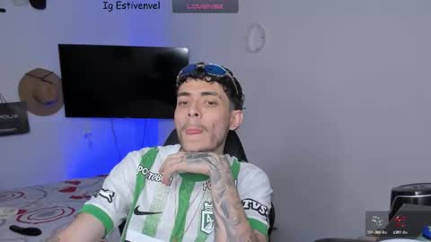 Snapshot of estivenvel chatting on 11-20-25, 06:29 estivenvel online show from 11-20-25, 06:29