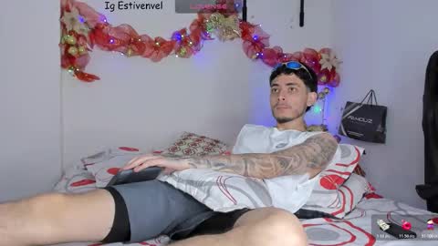 Snapshot of estivenvel chatting on 11-21-25, 05:33 estivenvel online show from 11-21-25, 05:33