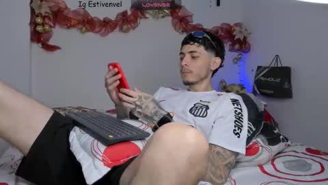 Snapshot of estivenvel chatting on 11-24-25, 03:56 estivenvel online show from 11-24-25, 03:56