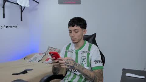 estivenvel online show from 02-22-26, 02:24