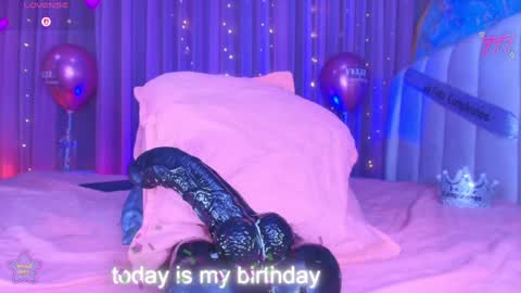 Snapshot of estrella_hanks_ chatting on 05-31-26, 06:09 Estrella online show from 05-31-26, 06:09