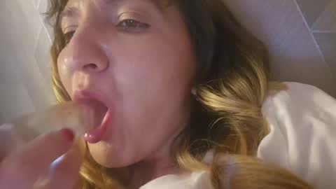 Snapshot of estrellawalters chatting on 05-26-26, 12:34 estrellawalters online show from 05-26-26, 12:34