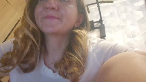 Snapshot of estrellawalters chatting on 05-27-26, 09:39 estrellawalters online show from 05-27-26, 09:39