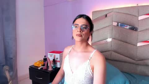 Snapshot of eterea_blow chatting on 03-05-25, 02:46 Eterea online show from 03-05-25, 02:46