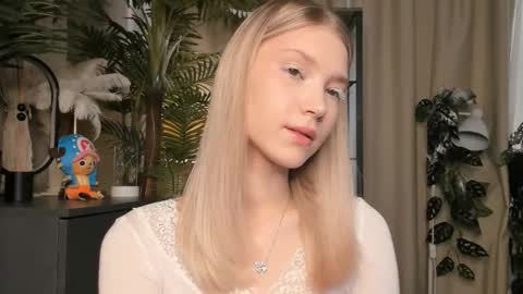 Natalie online show from 02-18-26, 05:47