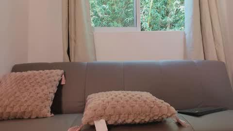 etham_wolf1 online show from 04-02-26, 04:59