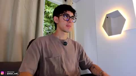 Snapshot of etham_wolf1 chatting on 08-06-26, 06:43 etham_wolf1 online show from 08-06-26, 06:43
