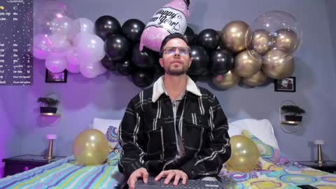 Snapshot of ethan_adam chatting on 12-31-24, 12:00 ADAM TAYLOR ETHAN CAMBAL INDEPENDENT MODELS online show from 12-31-24, 12:00