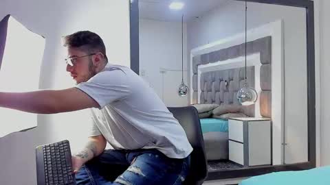 ethan_greys online show from 11-27-25, 04:58