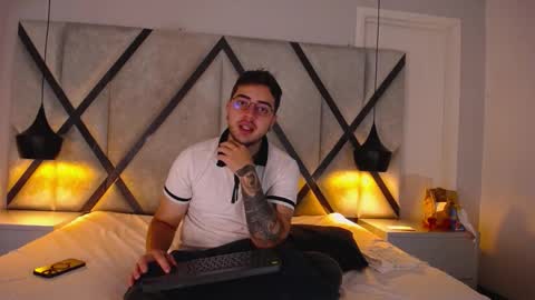 ethan_greys online show from 12-21-25, 12:40