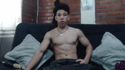 Snapshot of ethan_noir chatting on 01-29-25, 09:50 Ethan Noir online show from 01-29-25, 09:50