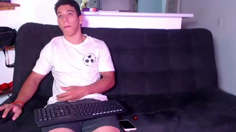 Snapshot of ethan_noir chatting on 06-11-26, 02:22 Ethan Noir online show from 06-11-26, 02:22