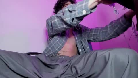 Snapshot of ethan_sykes chatting on 10-25-25, 05:08 Ethan sykes online show from 10-25-25, 05:08