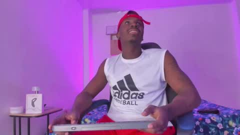 ethan travis online show from 10-07-25, 08:50