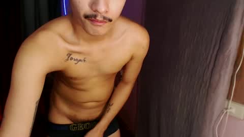 Snapshot of ethan_uwuxx chatting on 02-15-25, 10:31 DAVE online show from 02-15-25, 10:31