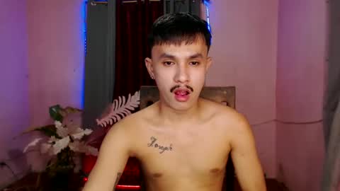 Snapshot of ethan_uwuxx chatting on 02-20-25, 01:40 DAVE online show from 02-20-25, 01:40