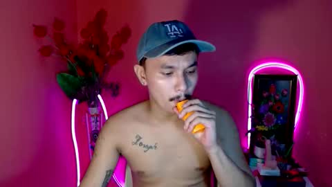 Snapshot of ethan_uwuxx chatting on 09-18-25, 10:56 DAVE online show from 09-18-25, 10:56