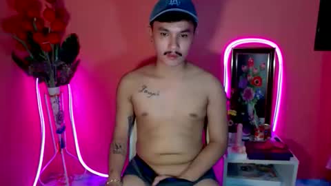 Snapshot of ethan_uwuxx chatting on 09-19-25, 05:02 DAVE online show from 09-19-25, 05:02