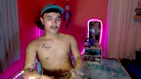 Snapshot of ethan_uwuxx chatting on 10-05-25, 12:47 DAVE online show from 10-05-25, 12:47