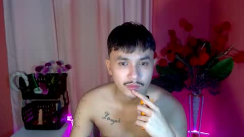 Snapshot of ethan_uwuxx chatting on 10-28-25, 12:09 DAVE online show from 10-28-25, 12:09