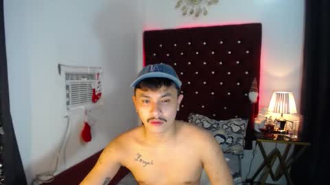 Snapshot of ethan_uwuxx chatting on 11-17-25, 11:38 DAVE online show from 11-17-25, 11:38