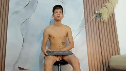 ethanhot_os online show from 04-14-26, 05:52