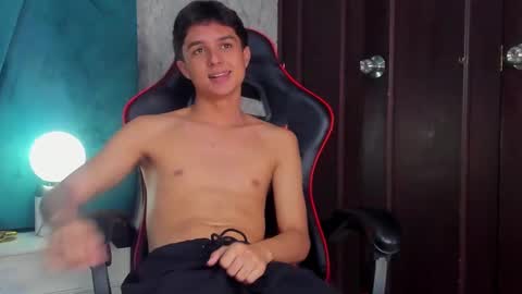 Snapshot of ethanlowell chatting on 01-28-25, 08:04 ethanlowell online show from 01-28-25, 08:04