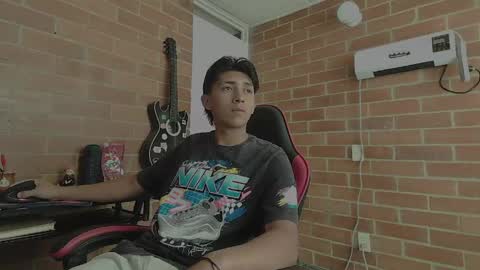 ethann2_ online show from 06-05-26, 03:51