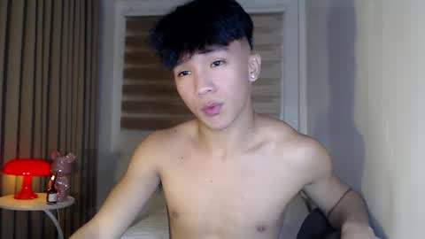 Rey online show from 03-29-26, 01:33