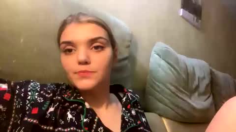 Snapshot of eulamcglamery chatting on 01-12-26, 07:30 Viola online show from 01-12-26, 07:30