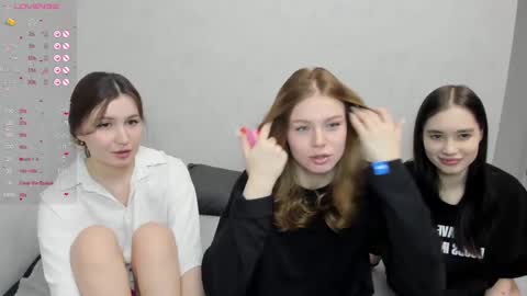 Snapshot of eumomino chatting on 02-26-25, 03:53 Veronica Tiia Lilith left to right online show from 02-26-25, 03:53