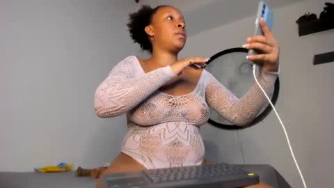 euphoria_06 online show from 04-22-26, 03:53