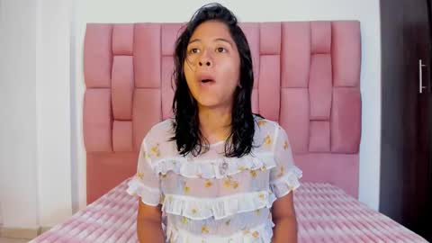 Snapshot of euphoria_hotgirl chatting on 10-18-25, 12:50 Euphoria online show from 10-18-25, 12:50