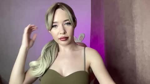 Snapshot of eva1how chatting on 02-23-26, 01:08 Eva online show from 02-23-26, 01:08