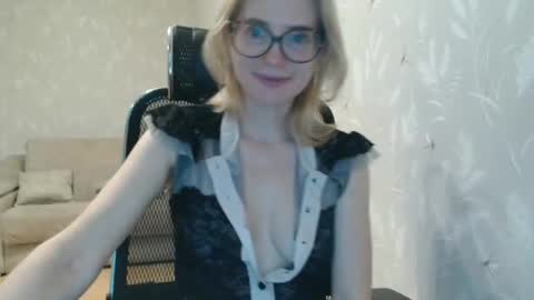 eva2323 online show from 11-13-25, 06:01