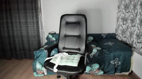 Eva online show from 12-24-24, 06:17