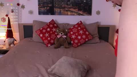 Eva online show from 12-18-25, 10:10