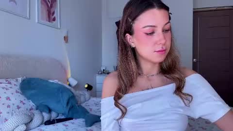 Snapshot of eva_collins_x chatting on 07-10-26, 02:27 Eva online show from 07-10-26, 02:27