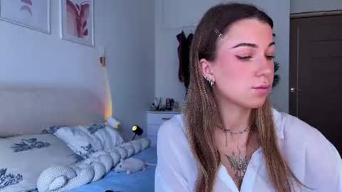 Snapshot of eva_collins_x chatting on 07-18-26, 02:16 Eva online show from 07-18-26, 02:16