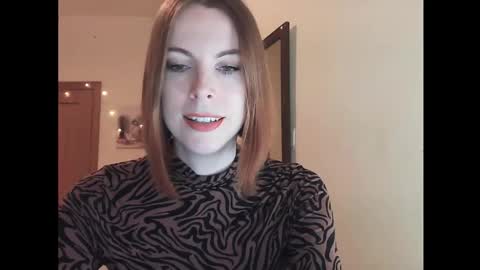 Snapshot of eva_cutesmile chatting on 11-10-25, 08:30 Eva online show from 11-10-25, 08:30