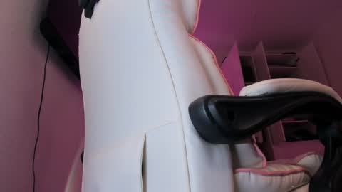 Eva Davis online show from 01-31-25, 05:09