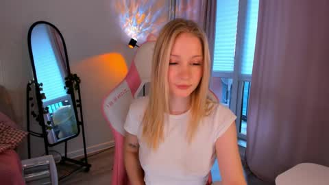 Eva Davis online show from 04-06-26, 04:46