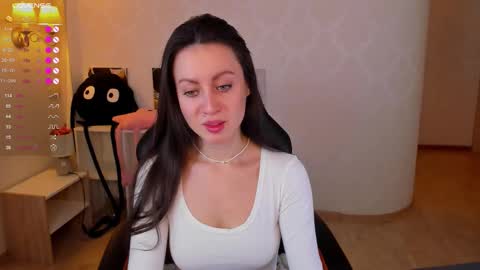 Snapshot of eva_deepsy chatting on 02-20-26, 04:42 Im Eva online show from 02-20-26, 04:42
