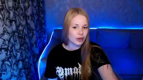 Snapshot of eva_ellis chatting on 06-12-26, 07:46 Eva online show from 06-12-26, 07:46