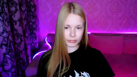 Snapshot of eva_ellis chatting on 07-17-26, 08:03 Eva online show from 07-17-26, 08:03