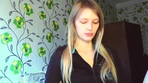 Evvie online show from 06-05-26, 06:42